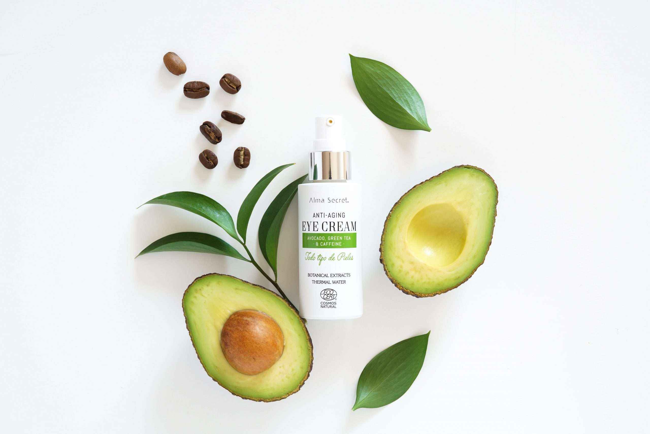 Alma Secret relanza su icónico contorno de ojos con aguacate, té verde y cafeína, certificado con ECOCERT