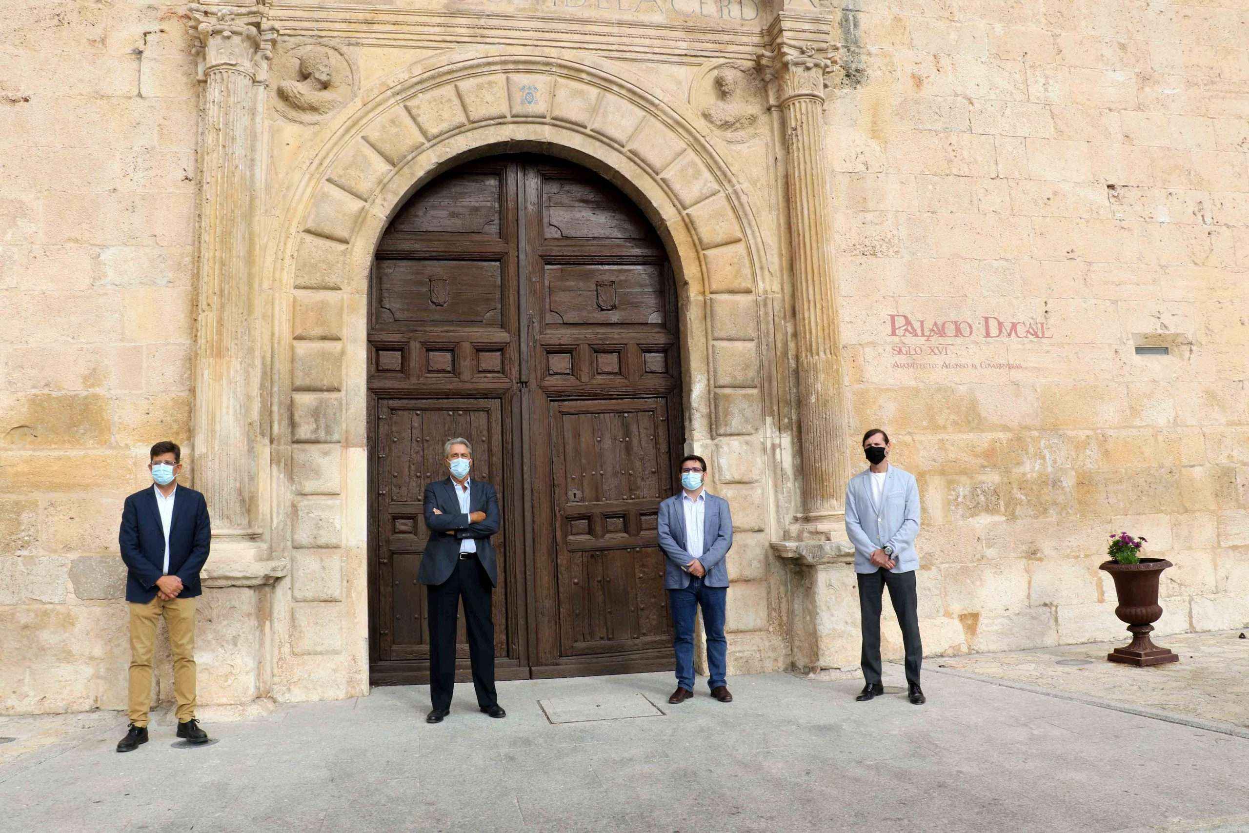 Visita institucional de la UAH a Pastrana para hablar sobre revitalización del uso del Palacio Ducal