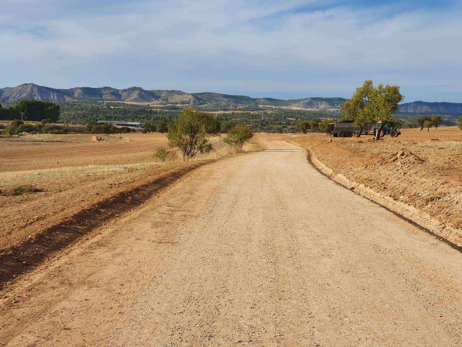 Más de 17 km de caminos arreglados en Almonacid de Zorita en colaboración con la Diputación de Guadalajara