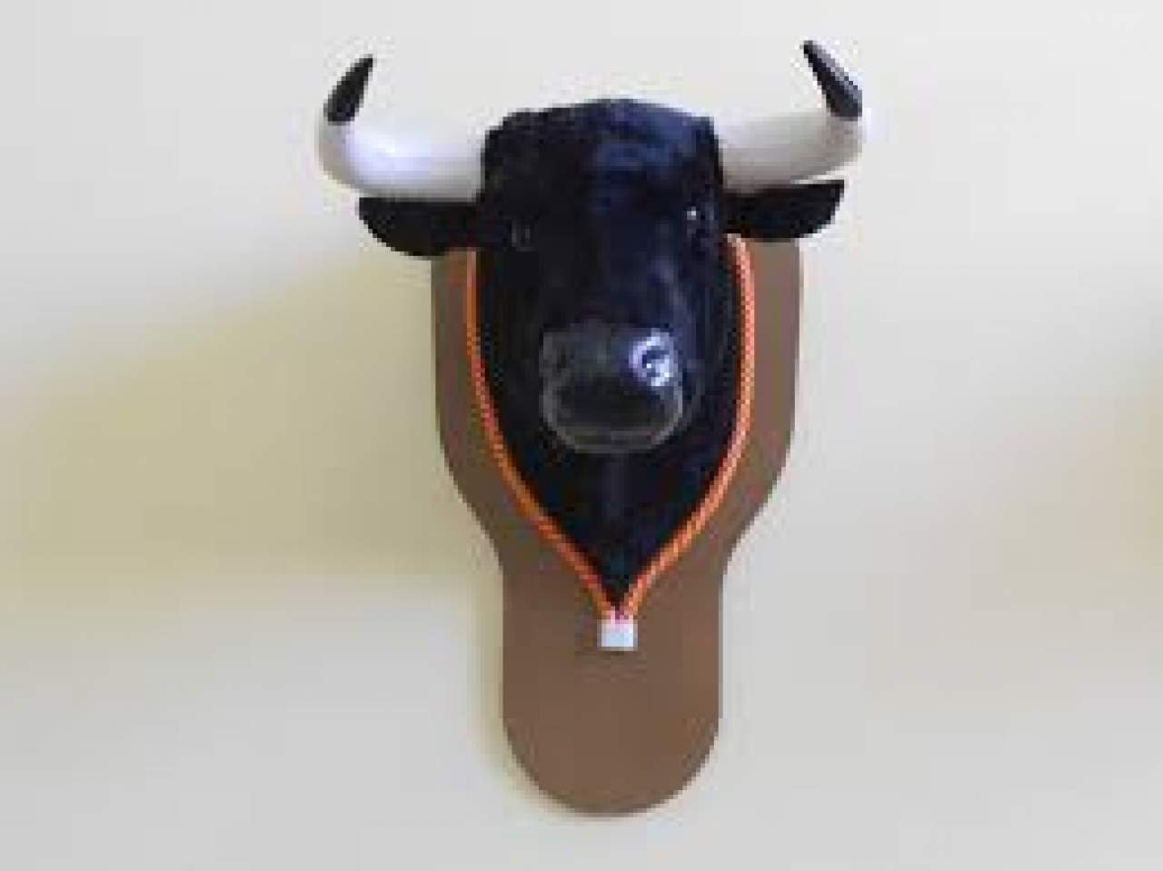 Piezas taurinas para coleccionistas: cabeza de toro para colgar