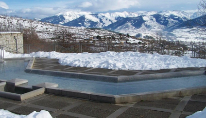 El Hotel Esquirol recomienda los baños termales de Llo y Dorres, como una actividad ideal para relajarse