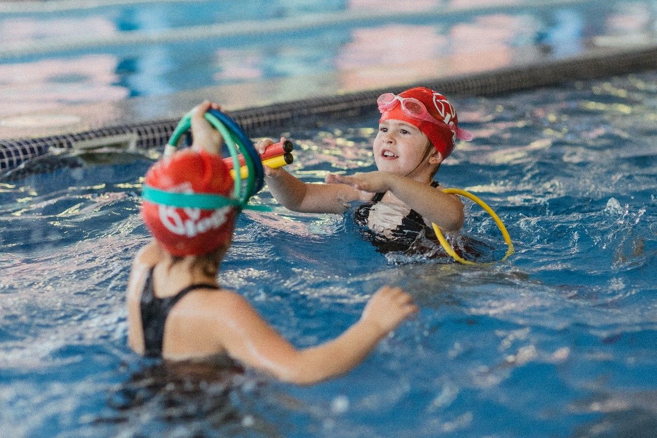 Los beneficios de la natación para niños en la escuela infantil