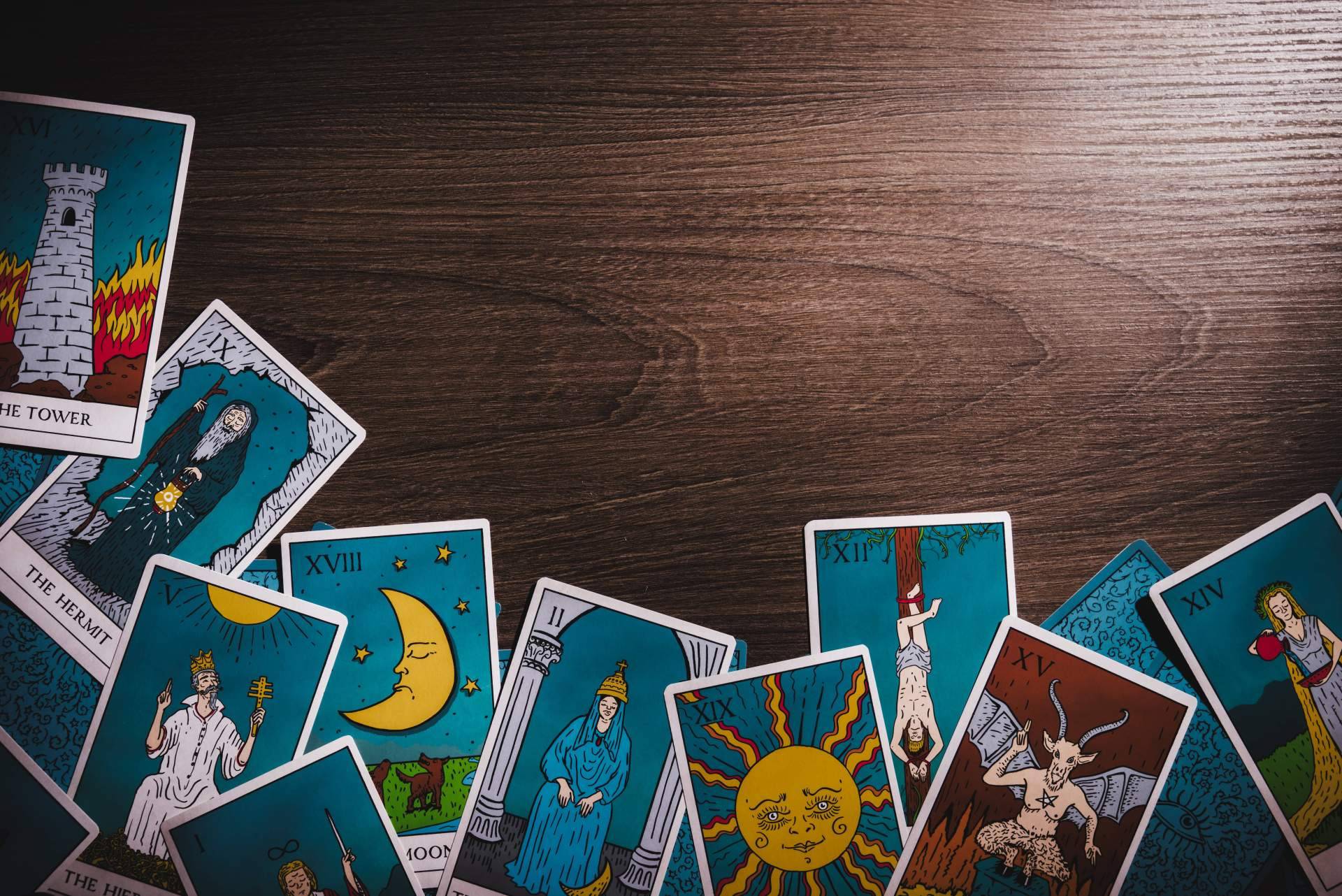 El máster de la Escuela Diana López Iriarte permite descubrir los beneficios del tarot evolutivo terapéutico